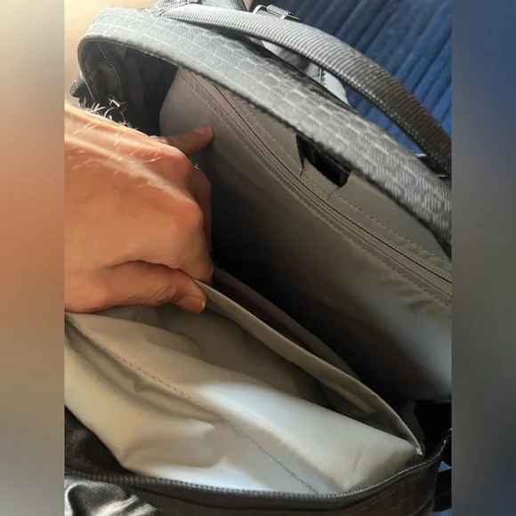 Osprey Tropos 32L EUC - Picture 11 of 16